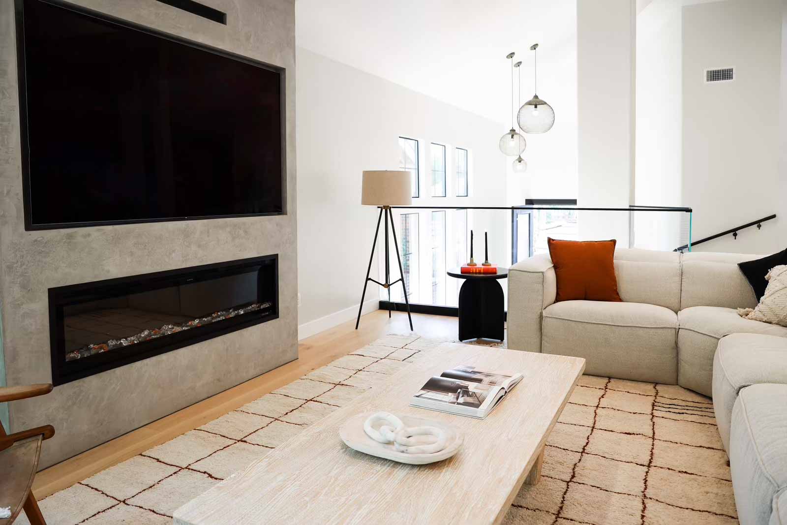 Long Beach contemporary living room