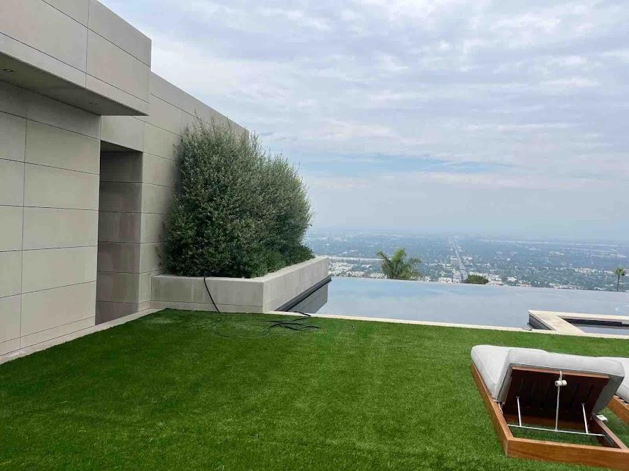Luxury landscape and outdoor living on Mulholland Drive