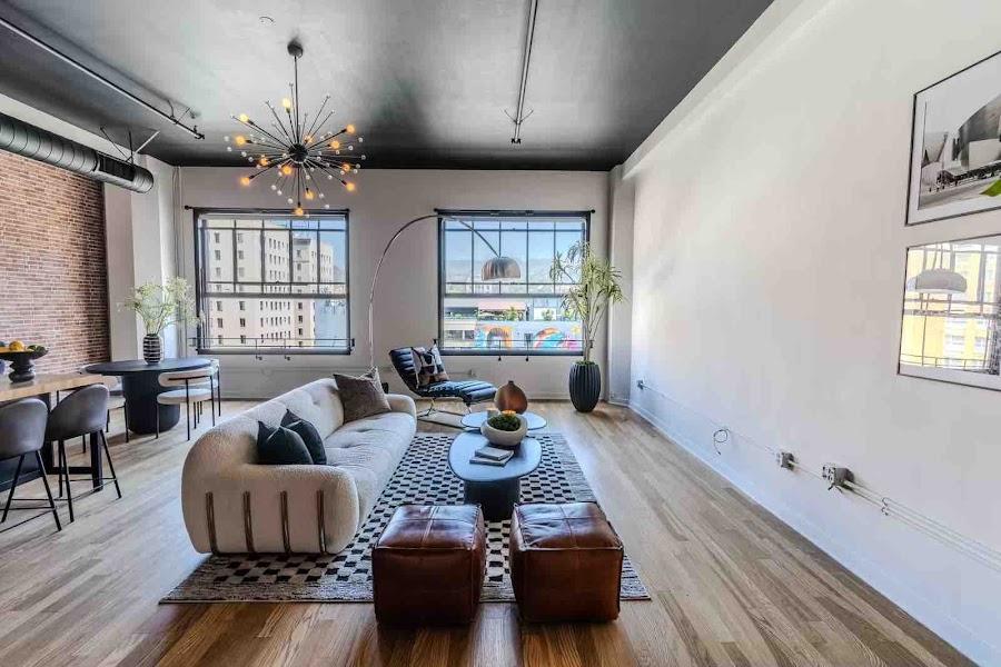 Hollywood Studio modern kitchen and living integration