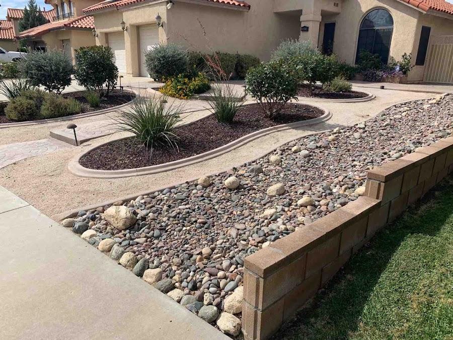 Pasadena landscape with decomposed granite and curbed planting beds